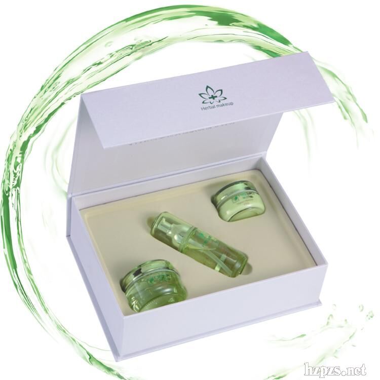 草本優(yōu)肌溶色嫩白套盒