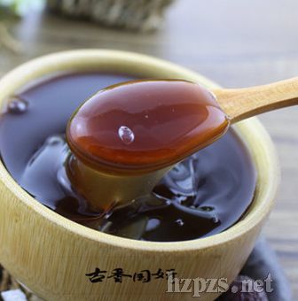熬制黑芝麻首烏洗發(fā)液