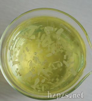 洋甘菊花瓣精華水